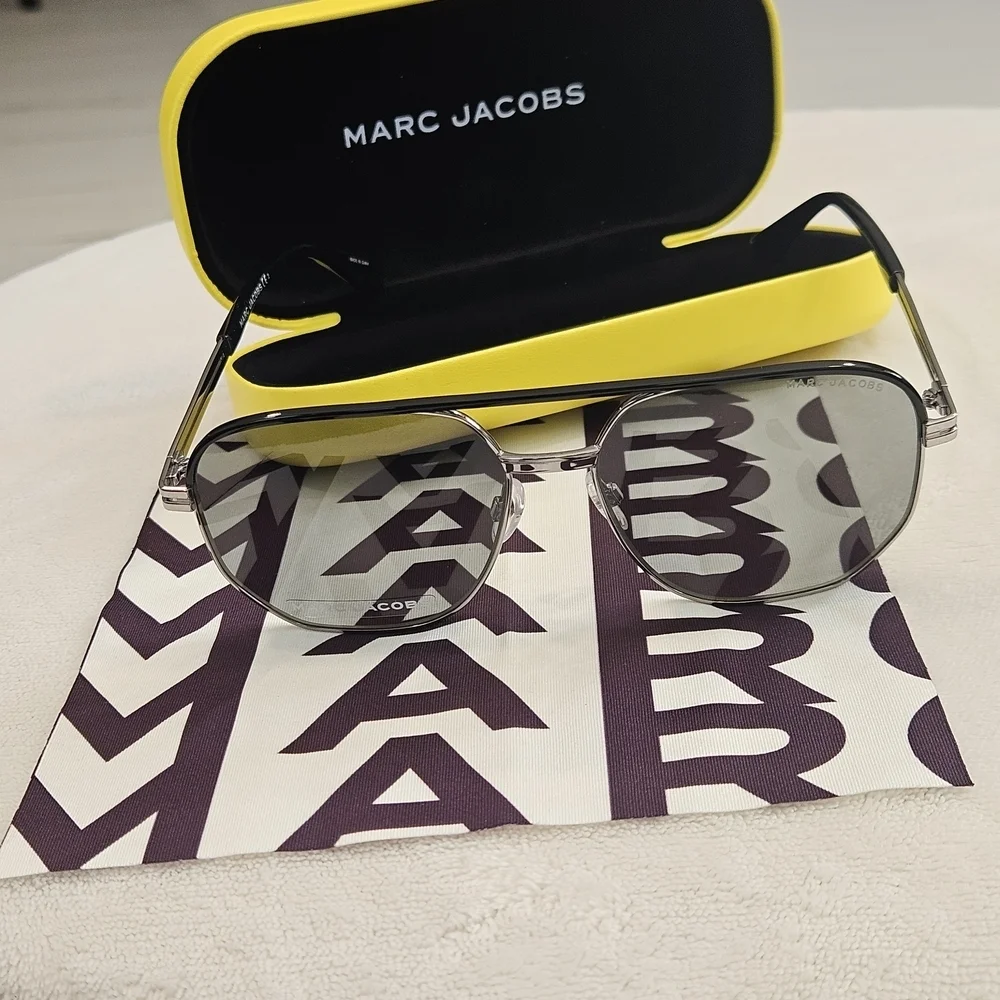 NIB Marc Jacobs Black Aviator Sunglasses ideatesystemsindia.com display picture 2